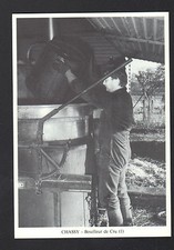 CHASSY (18) ARTISAN BOUILLEUR de CRU , CHARGEMENT de l' ALAMBIC en 1987