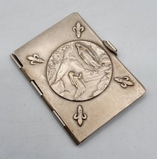 Carnet de bal en métal