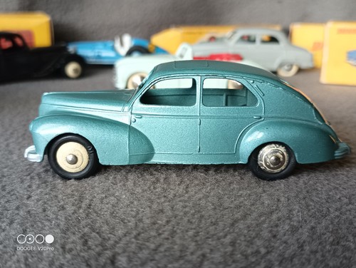 Dinky toys peugeot 203 - dinky,
