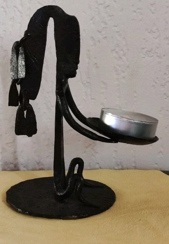 Bougeoir figurine fer - bougeoir, en