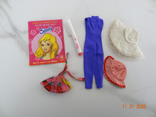 Lot accessoires et tenue  vintage SINDY PEDIGREE années 1980 / 1990