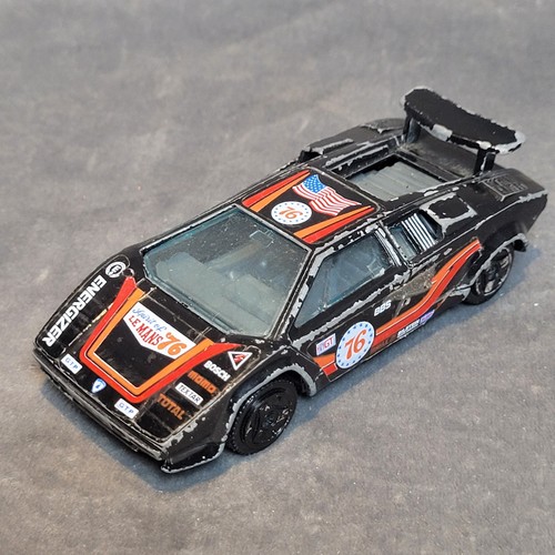Petite voiture miniature