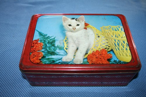 Boite ancienne pour biscuits