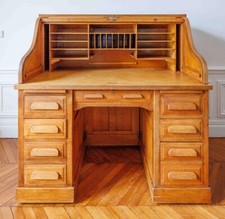 bureau américain ancien à cylindre des années 1920. Très pratique, verrouillable