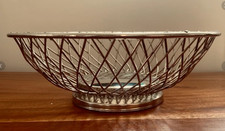 Deux grandes corbeilles à