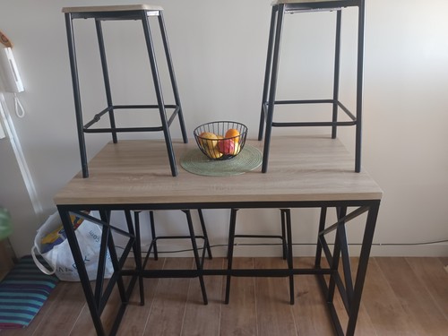Table haute mange - mange, debout