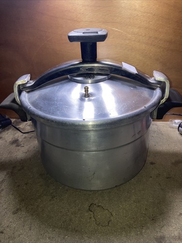 Ancienne cocotte minute - ancienne,