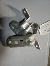 Charniere de porte arriere