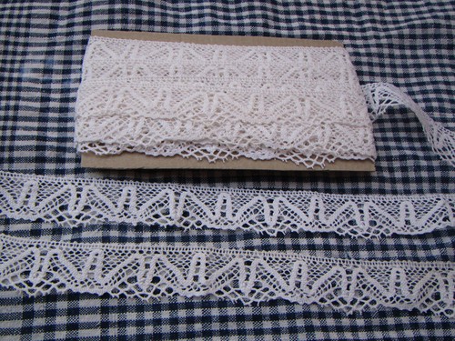 740 dentelle ancienne - cm,