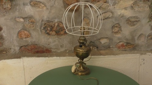 Ancienne lampe pétrole - ancienne, à