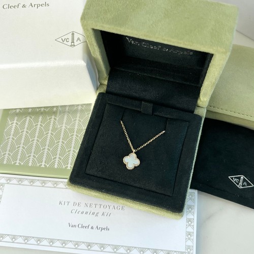 Van cleef arpels - &,