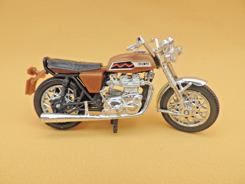 Kinder maxi moto triumph - -,