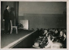 PARIS c. 1930 - Conférence