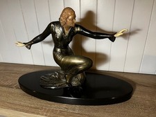 Regule Art Deco Danseuse sur marbre noir Roggia
