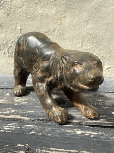Sculpture ours qui - marche, en