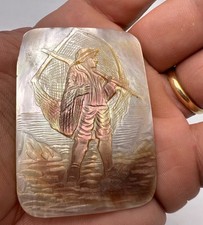 Ancienne plaque en bas relief en nacre fin XIXe siècle " pêcheur "