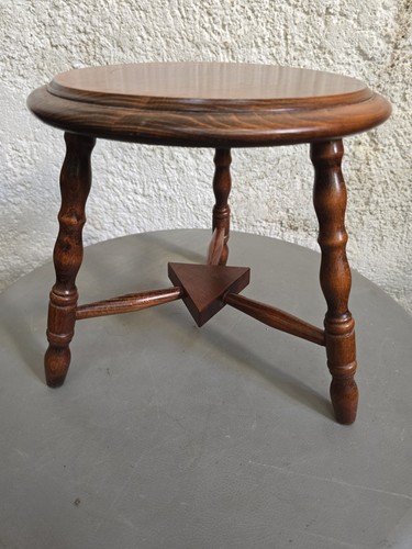 Tabouret bas tripode - bas,