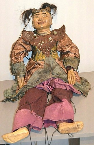 Ancienne grande marionnette - ancienne, à