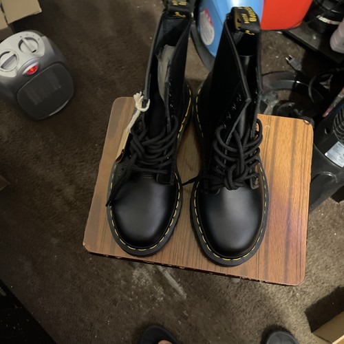 Martens - ,