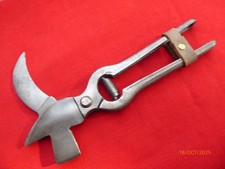 secateur serpette hache de viticulteur vigneron jardinier  outil ancien
