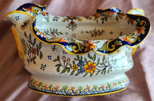 Jardinière festonnée - , en