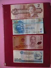 Lot de 4 Billets du Monde. A voir.