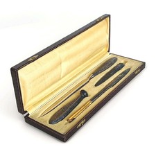 ANCIEN COFFRET NÉCESSAIRE