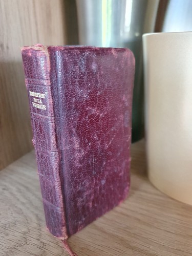 Livre imitation très - livre, la