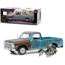 CHEVROLET C-10 1971 WITH ALIEN FIGURE "INDIPENDENCE DAY 1996" BLUE 1:18 Hot Whee