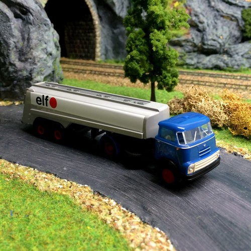 Camion semi remorque - camion, citerne
