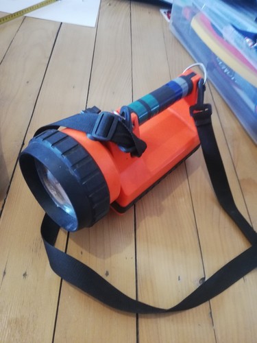 Lampe pompier usa très lourde - très,