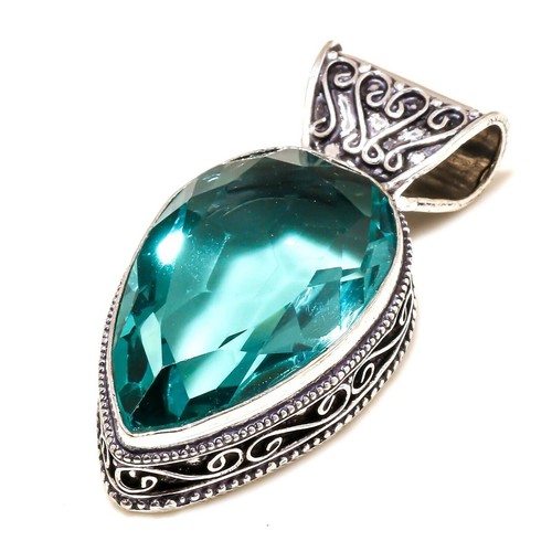 Pendentif bijoux fait - , en