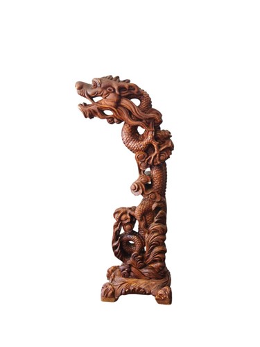 Grande sculpture dragon