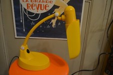 LAMPE VINTAGE JAUNE 1970.DESIGN ITALIEN.DECO VINTAGE.DECO DESIGN