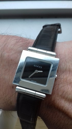 Gucci squared 600j cadran noir - gucci,