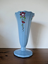 Vase cornet en faïence de