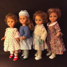 Lot de 4 poupées Anciennes