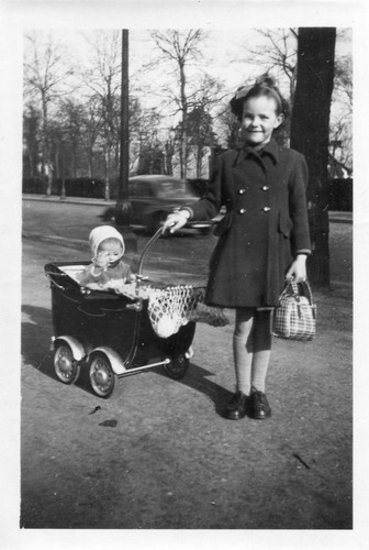 Photo fillette promenant - photo,