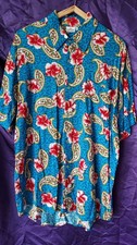 Chemise à fleurs Rouge vert jaune Fond bleu Taille Large 100 % rayon 182 grammes