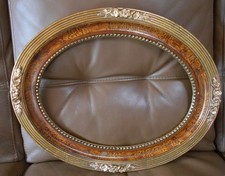 Ancien cadre Bois Sculpté platre avec FLEURS  DORURE et Trompe l'Oeil 51 cm H