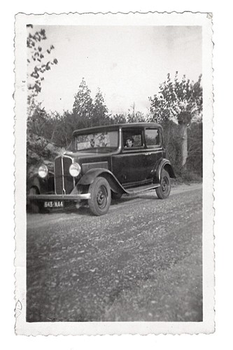 C211 renault monaquatre femme - renault,
