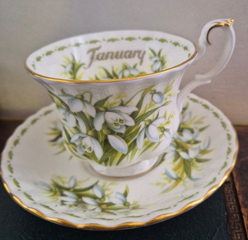 Tasse sous - et, royal