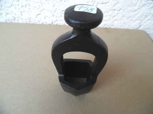 Old tool outil - tool,