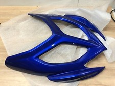 UN CACHE CARENAGE AVANT COQUE