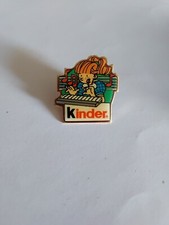 Pin's Kinder Chocolat Caroline Lisfranc