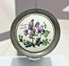 ancienne petite assiette murale étain 95% porcelaine motif fleur médicinale