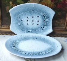 PLAT À ASPERGES ET SON ÉCUMOIRE EN TERRE CUITE VERNISSÉE FLAMMÉE 