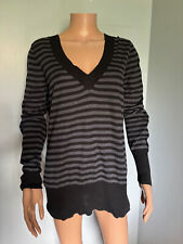 GAP pull  fin rayé gris noir  col v taille L ou 40