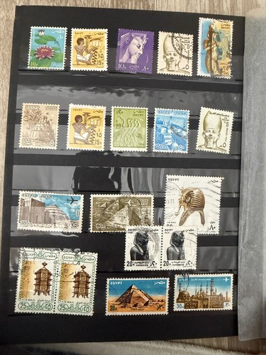 Gros classeur ancien timbres