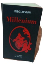 STIEG LARSSON: MILLENIUM LA TRILOGIE EN 1 VOLUME. ACTES NOIRS. 2013.